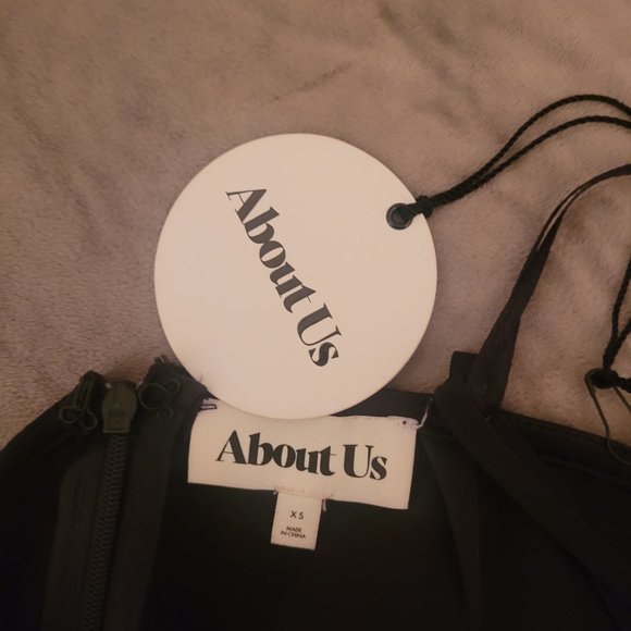 NWT About Us Gianni Flutter Sleeve Dress - Picture 6 of 6